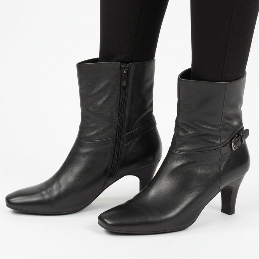 Bandolino Black Higbee Ankle Strappy Heel Zip Close Bootie Boots Shoes 8